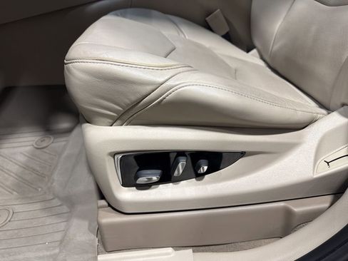 Used 2019 Cadillac Escalade Premium Luxury image 35