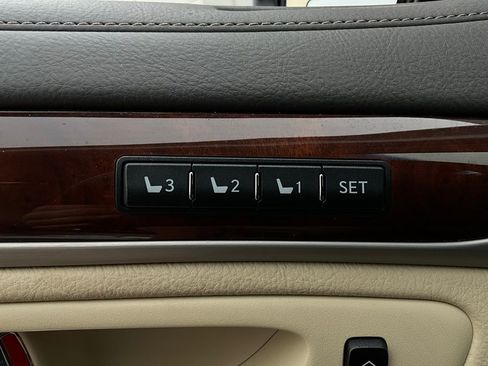 Used 2014 Lexus LS 460 w/ Comfort Package image 22