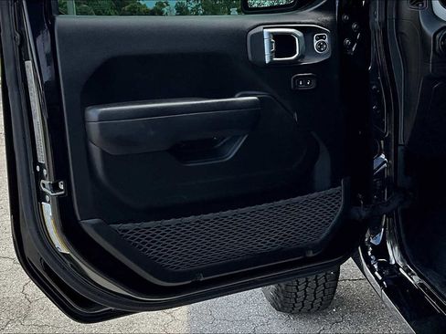 Used 2024 Jeep Wrangler Sport S image 24