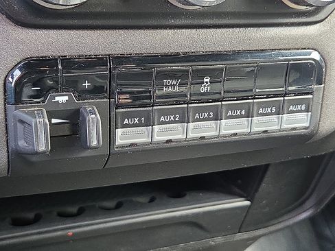 Used 2021 RAM 3500 Tradesman w/ Chrome Appearance Group image 17