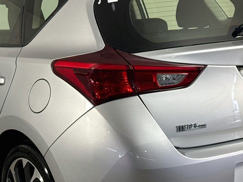 Used 2018 Toyota Corolla iM w/ All-Weather Mat Package FWD image 36