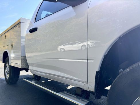 New 2024 RAM 3500 Tradesman w/ Chrome Appearance Group AWD/4WD image 10