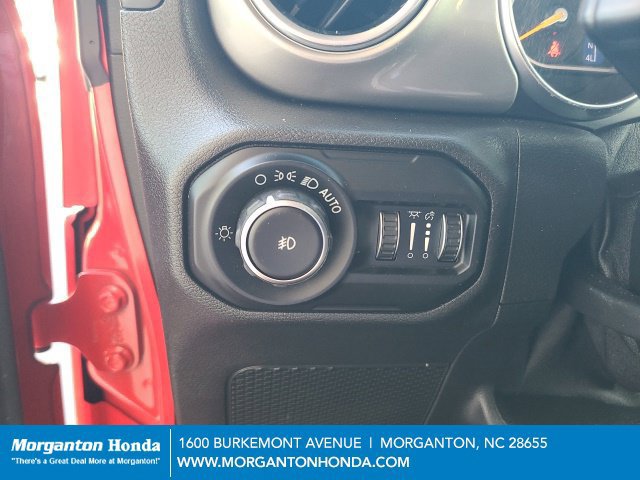 Used 2020 Jeep Wrangler Unlimited Sahara AWD/4WD image 13