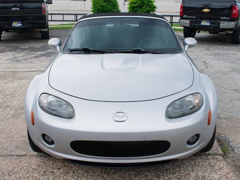 Used 2008 MAZDA MX-5 Miata Touring RWD image 16