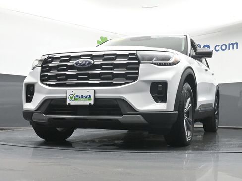 Used 2025 Ford Explorer Active w/ Active Comfort Package AWD/4WD image 7