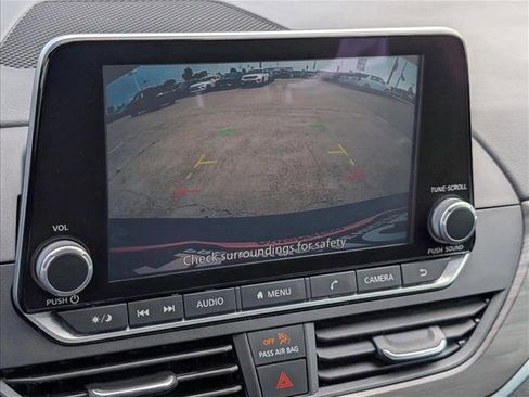 Used 2025 Nissan Altima 2.5 SV FWD image 12