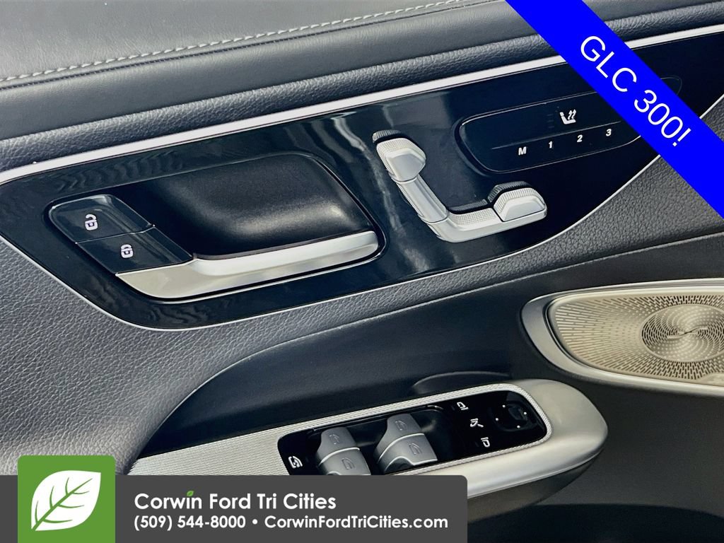 Used 2023 Mercedes-Benz GLC 300 4MATIC image 12
