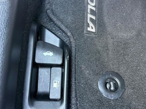 Used 2025 Toyota Corolla SE FWD image 16