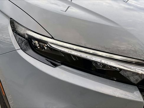 Used 2024 Honda CR-V LX image 25