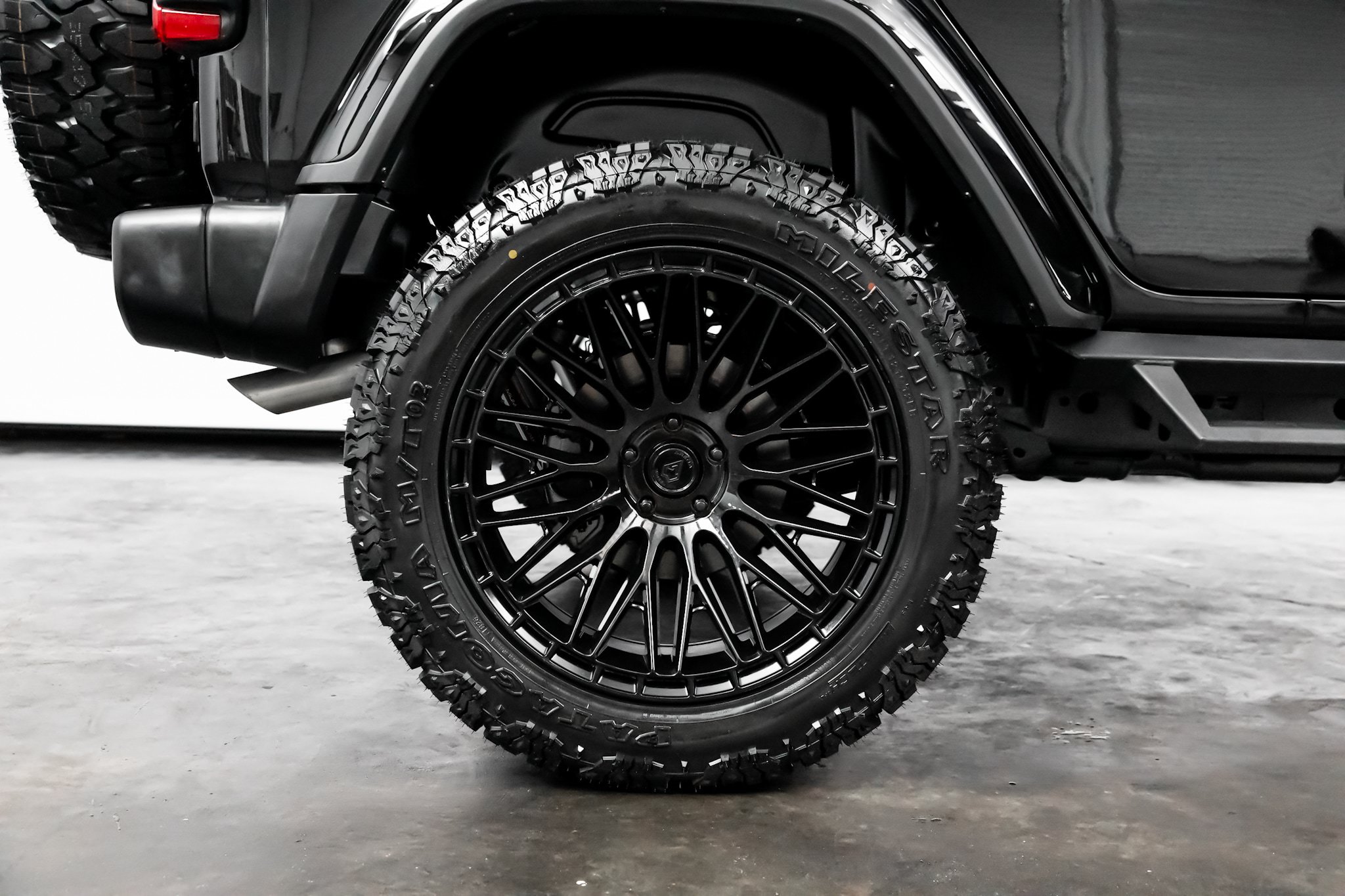 Used 2026 Jeep Wrangler Unlimited Sahara AWD/4WD image 25