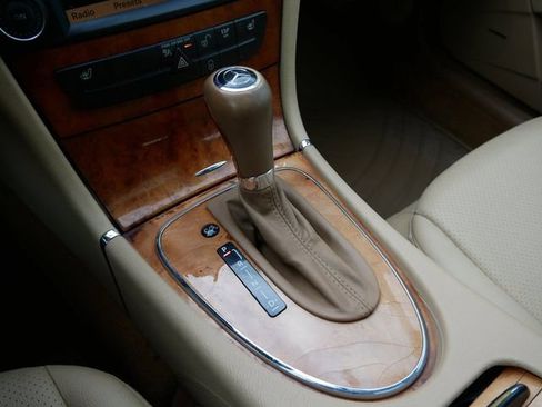 Used 2009 Mercedes-Benz E 350 4MATIC Wagon image 22