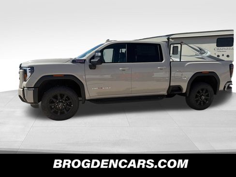 New 2026 GMC Sierra 2500 AT4 AWD/4WD image 5