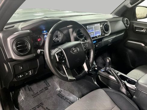 Used 2023 Toyota Tacoma TRD Sport w/ Technology Package AWD/4WD image 18