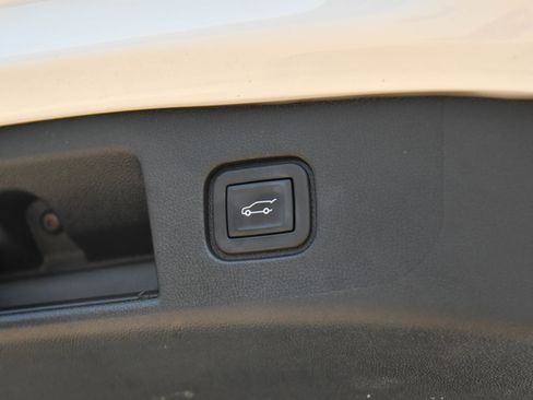 Used 2024 Chevrolet Blazer EV LT AWD/4WD image 49