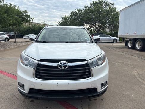 Used 2014 Toyota Highlander Limited FWD image 2