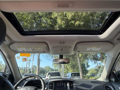 Used 2017 Nissan Pathfinder Platinum AWD/4WD image 37
