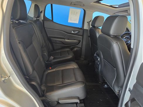 Used 2019 GMC Acadia SLT w/ LPO, Floor Liner Package FWD image 30