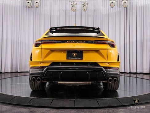 Used 2024 Lamborghini Urus Performante AWD/4WD image 16