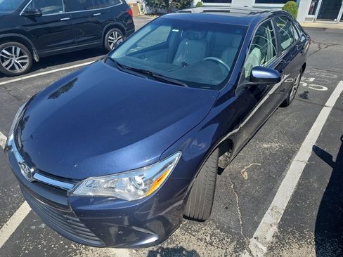 Used 2017 Toyota Camry XLE w/ Moonroof Package FWD image 6