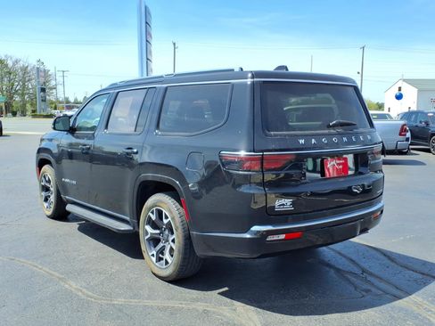 Used 2023 Jeep Wagoneer Series III w/ Preferred Equipment Group AWD/4WD image 6