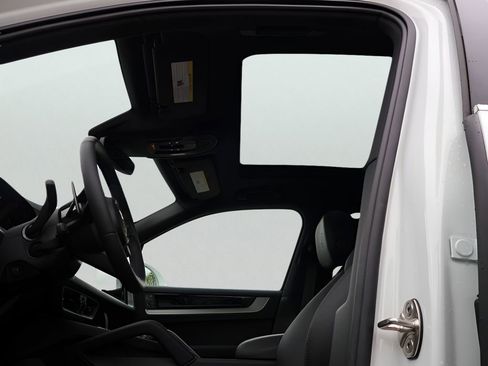 New 2026 Porsche Cayenne AWD/4WD image 36