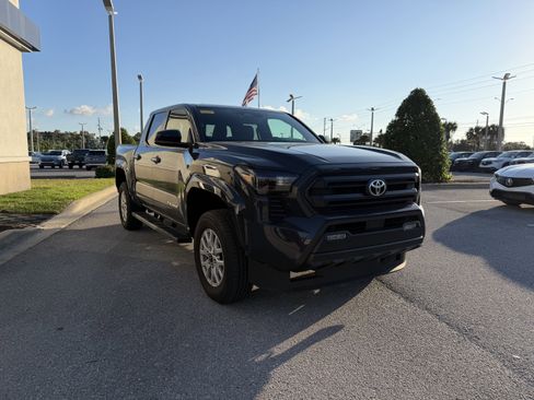 Used 2024 Toyota Tacoma SR5 image 8