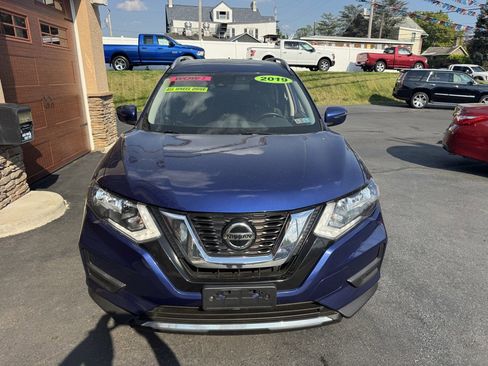 Used 2019 Nissan Rogue SV AWD/4WD image 3