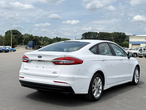 Used 2020 Ford Fusion SE FWD image 6