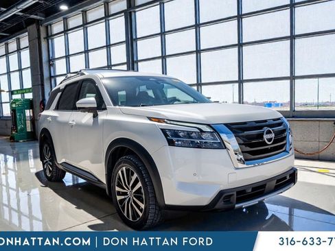 Used 2024 Nissan Pathfinder Platinum AWD/4WD image 38