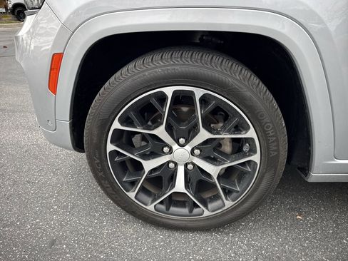 Certified 2022 Jeep Grand Cherokee Summit image 16