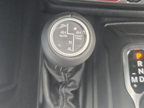 Used 2026 Jeep Wrangler Unlimited Rubicon AWD/4WD image 24