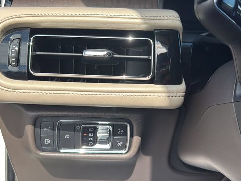 Certified 2020 Lincoln Aviator Grand Touring w/ Equipment Group 302A AWD/4WD image 17