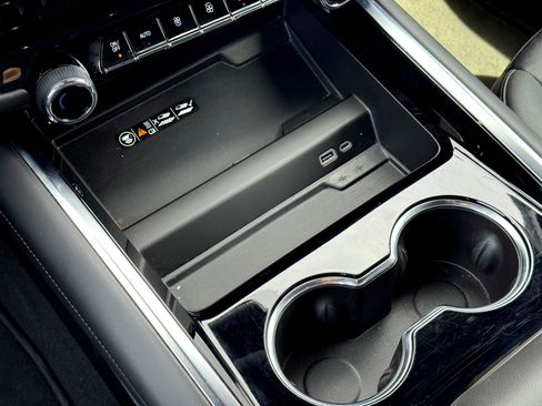 Used 2025 Chevrolet Tahoe Z71 image 27