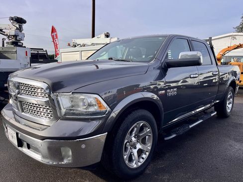 Used 2017 RAM 1500 Laramie w/ Convenience Group image 8