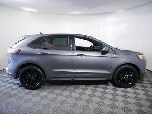 Certified 2022 Ford Edge ST-Line w/ Cold Weather Package AWD/4WD image 9