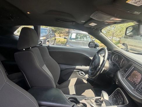Used 2022 Dodge Challenger R/T RWD image 10