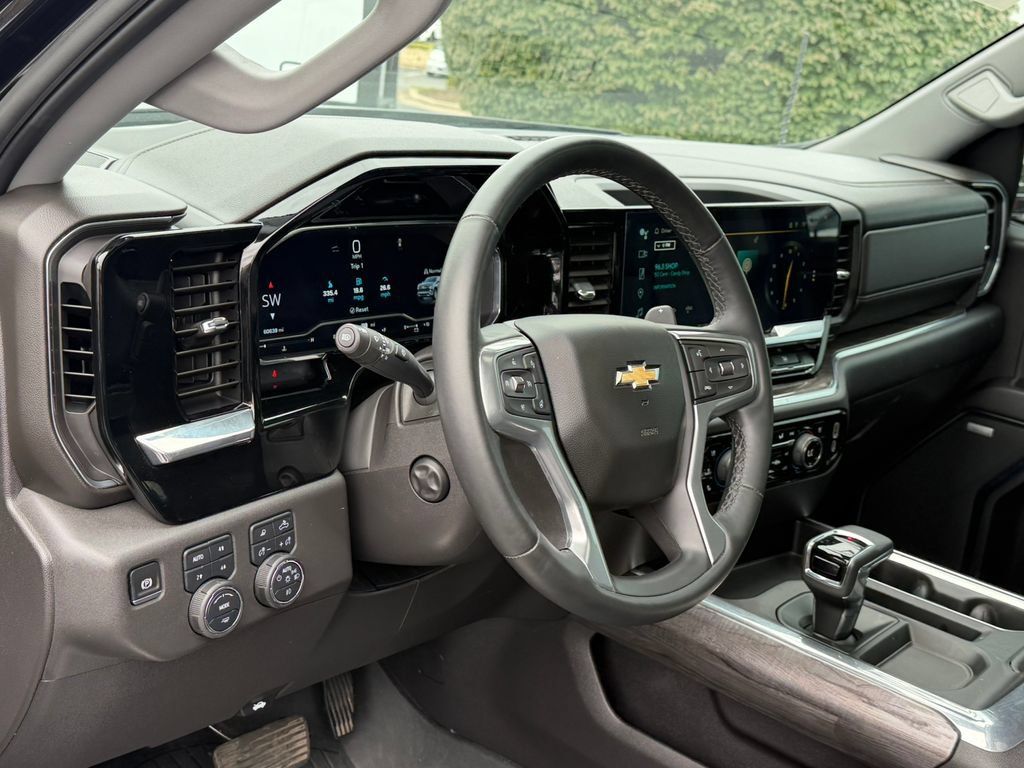 Certified 2024 Chevrolet Silverado 1500 LTZ AWD/4WD image 27