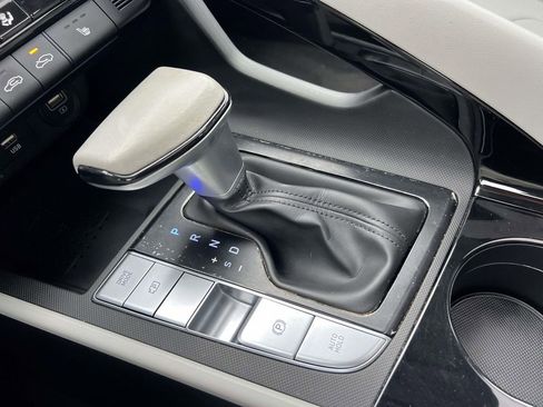 Used 2022 Hyundai Elantra Limited image 33