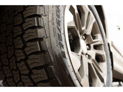 Used 2023 Chevrolet Silverado 1500 High Country w/ Technology Package image 9