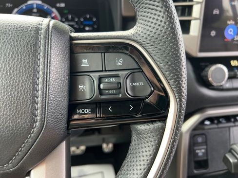 Used 2023 Toyota Sequoia SR5 w/ SR5 Premium Package AWD/4WD image 20