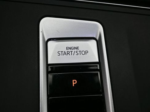 Used 2024 Volkswagen Atlas SE image 22