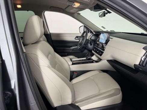 Used 2023 Nissan Pathfinder SL FWD image 30