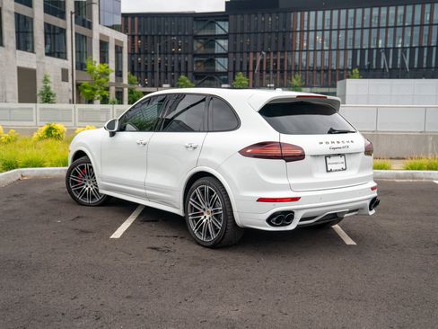 Used 2016 Porsche Cayenne GTS AWD/4WD image 3