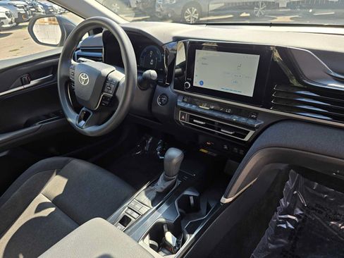 Used 2025 Toyota Camry LE FWD image 10