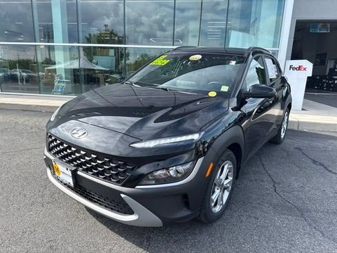 Used 2023 Hyundai Kona SEL w/ Convenience Package AWD/4WD image 2