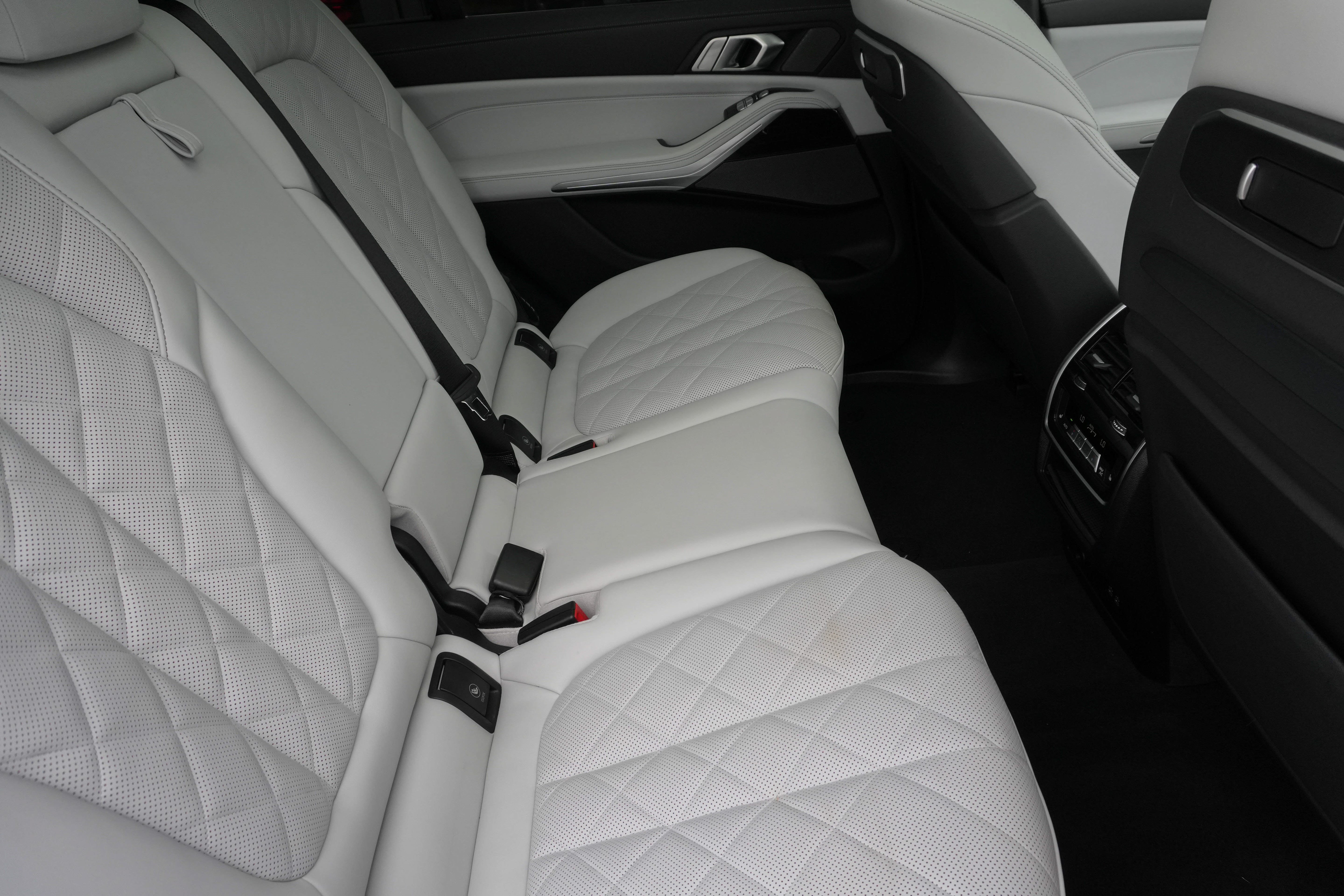 Certified 2026 BMW X7 xDrive40i AWD/4WD image 40