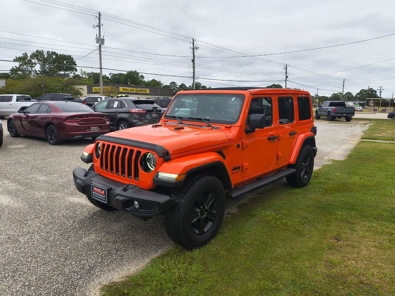 Used 2023 Jeep Wrangler Unlimited Sahara AWD/4WD image 4