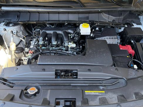 Used 2025 Nissan Pathfinder SV FWD image 34