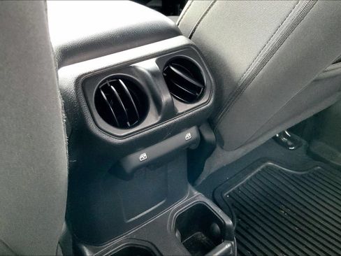 Used 2022 Jeep Gladiator Sport AWD/4WD image 32