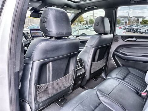 Used 2019 Mercedes-Benz GLE 400 4MATIC image 19